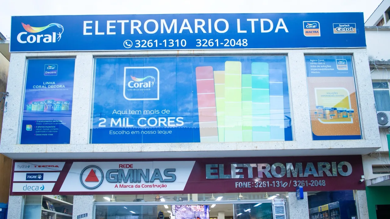 Letreiro da Eletromário na fachada da loja em Conselheiro Pena